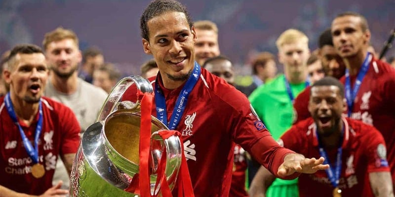 Những tháng ngày rực rỡ nhất của van Dijk là trong màu áo Liverpool